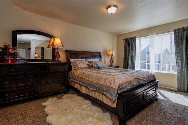 Building Photo - Excellent Town Home 3 Bedroom 2.5 Bath hom...