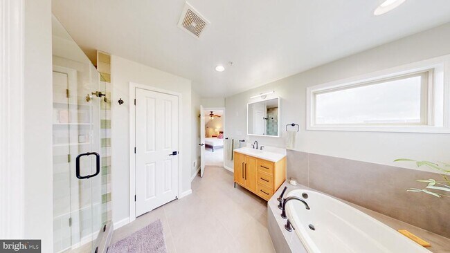 Building Photo - 13227 Deer Highlands Way
