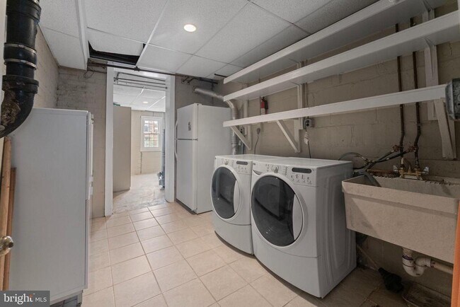 Building Photo - 3207 Circle Hill Rd