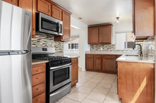 Building Photo - 158 Forbes Ln