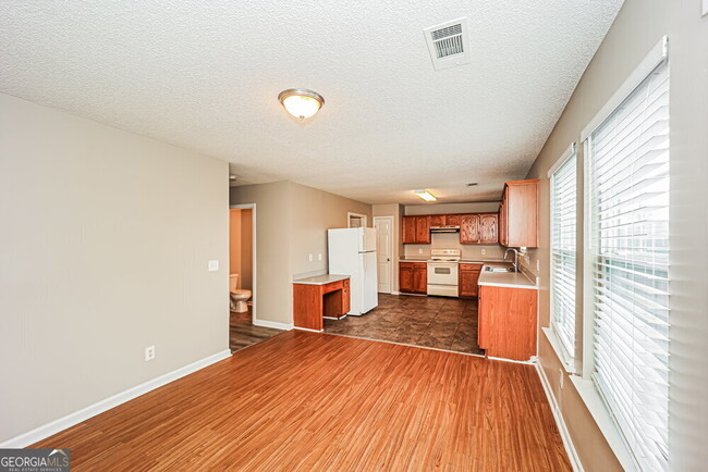 Building Photo - 6116 Hickory Ln Dr