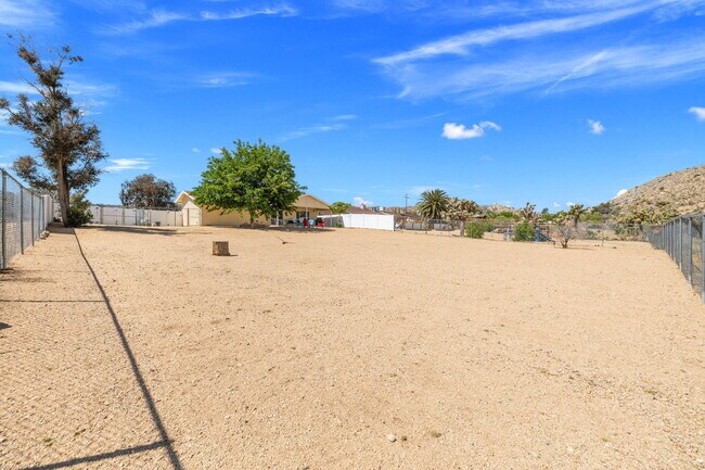 Building Photo - 56034 Desert Gold Dr