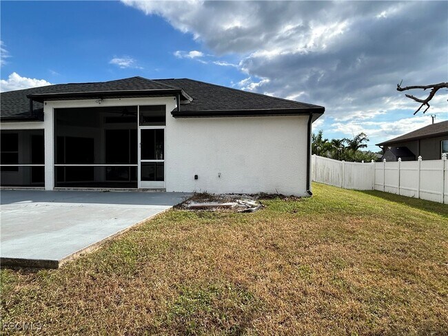 Building Photo - 1321 SW 25th St