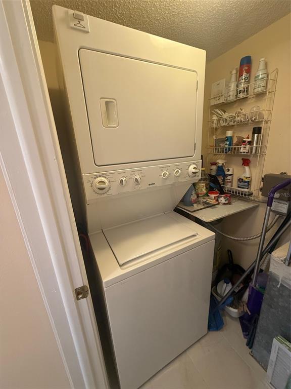 Building Photo - 6180 Sun Blvd