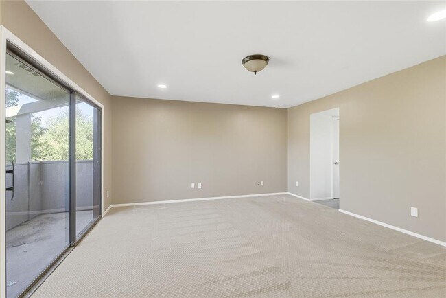 Building Photo - 48 Woodstone Square