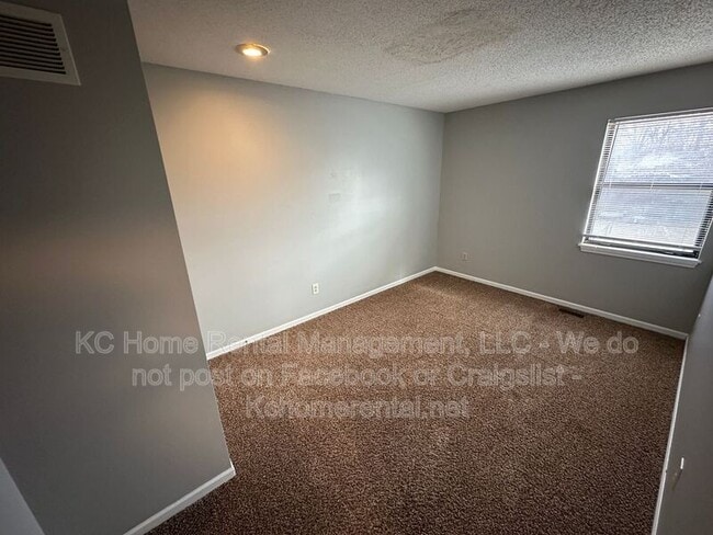 Building Photo - 35 Cherry St