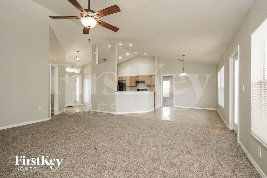 Building Photo - 521 NW 14th Terrace