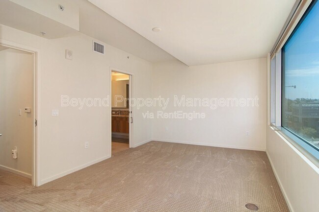 Building Photo - 321 Tenth Avenue