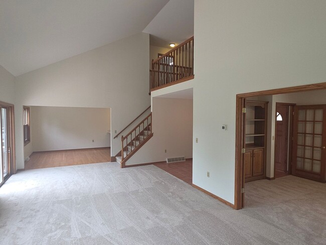 Building Photo - 3207 S Ridge Crest Ct