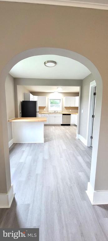 Building Photo - 104 Middleneck Ln