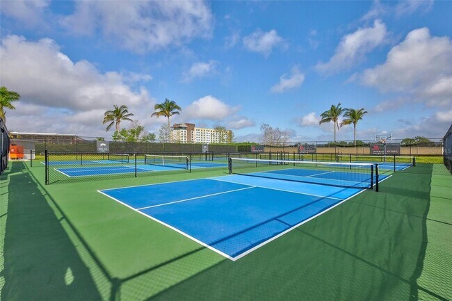 Building Photo - 140 Riviera Dunes Way