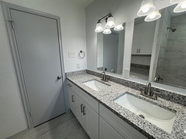Building Photo - 2535 Greenport Dr