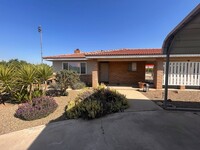 Building Photo - Beautiful Country Home for rent in Visalia