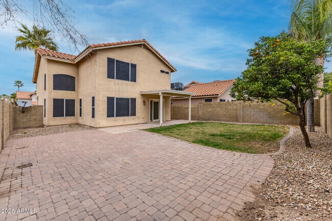 Building Photo - 1343 E Angela Dr