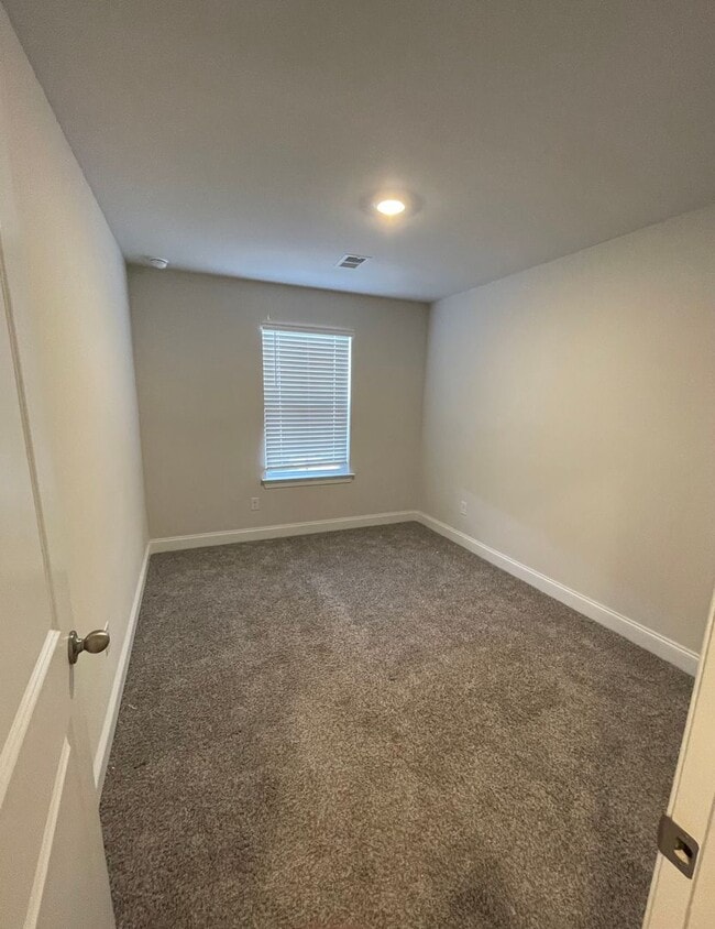 Building Photo - 4528 Skywood Ln