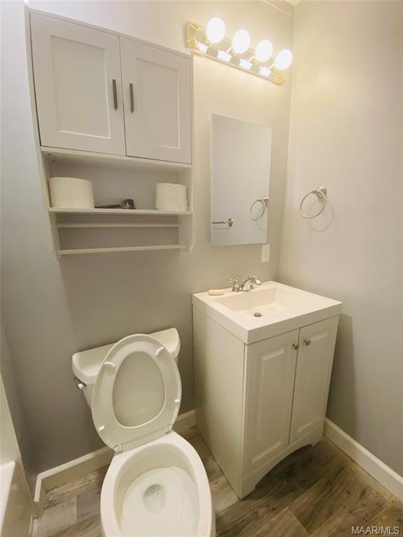 Building Photo - 2048 Midway St