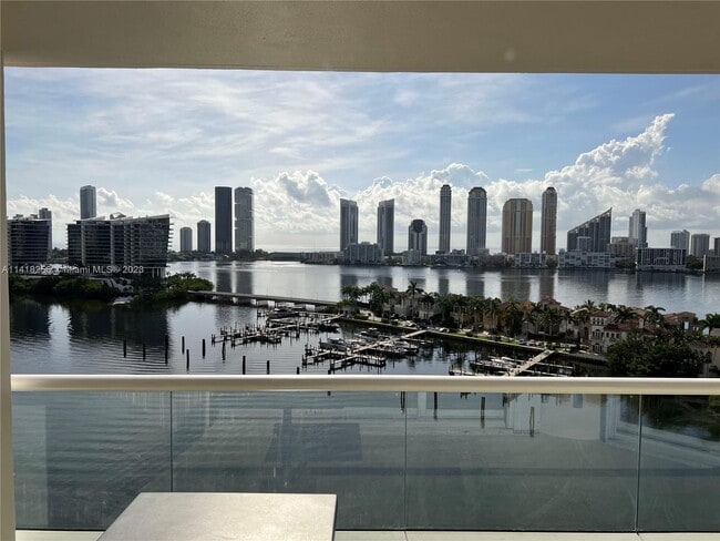 Building Photo - 7000 Island Blvd