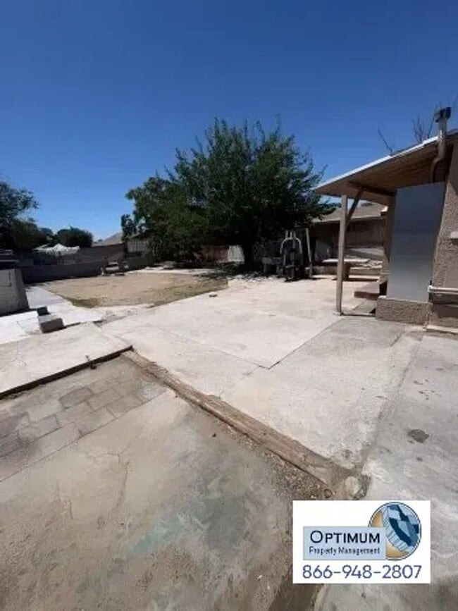 Building Photo - 15755 Cottonwood St