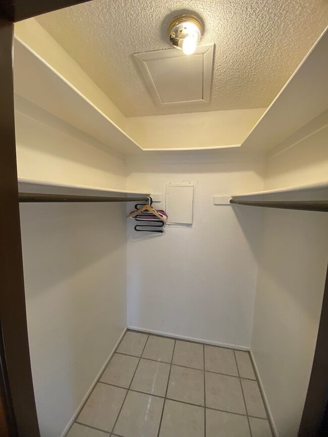 Building Photo - AMERICANA Property Mgmt - Downstairs 2 Beds condo in Spring Valley