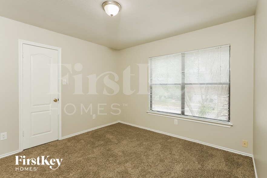 Building Photo - 4623 Everstone Creek