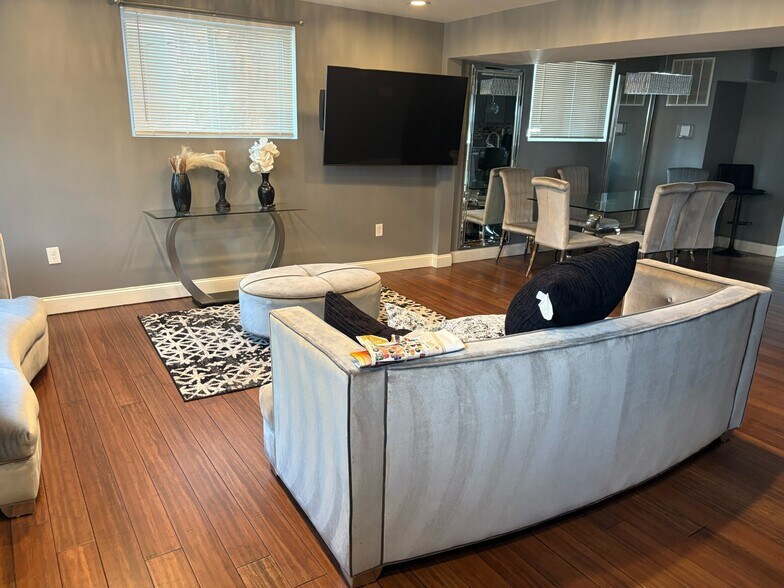 Building Photo - 5033 E Capitol St SE