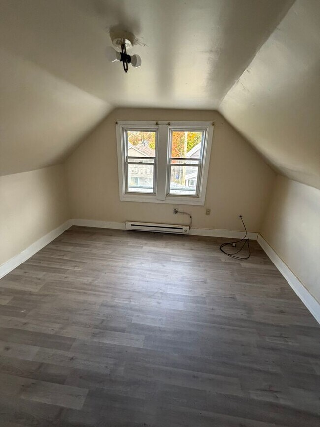 Building Photo - 12706 Parkhill Ave