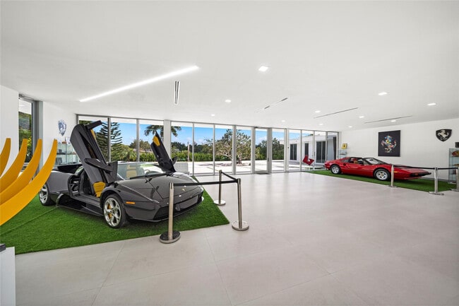 Building Photo - 17250 SW 52nd Ct