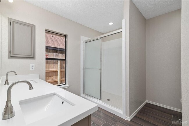 Building Photo - 27 N 26th St