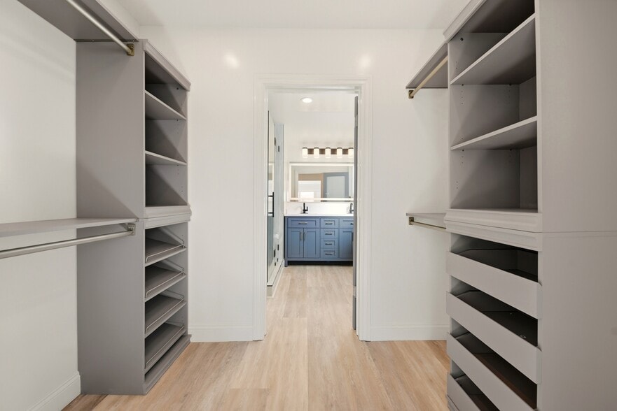 Building Photo - 204 Tranquillo Rd