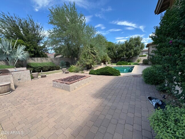 Building Photo - 3172 E Birchwood Pl