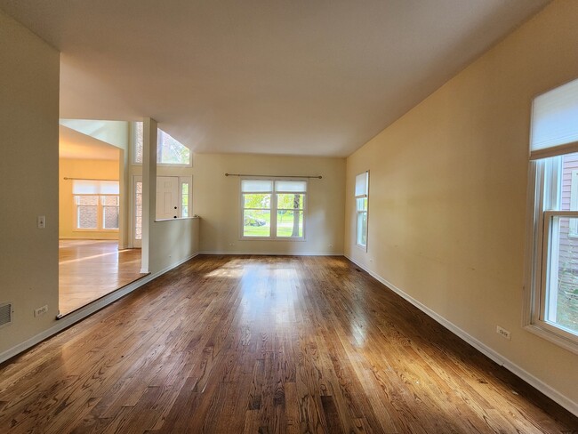 Building Photo - 3220 Indian Creek Dr