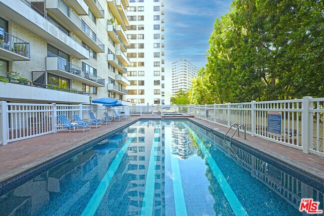 Building Photo - 10535 Wilshire Blvd