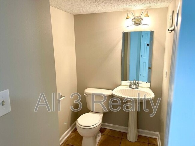 Building Photo - 6688 Sunset Hills Blvd