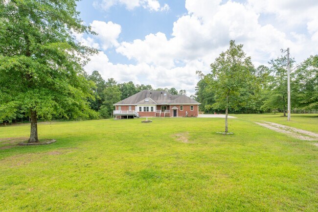 Building Photo - 785 Glenwood Dr