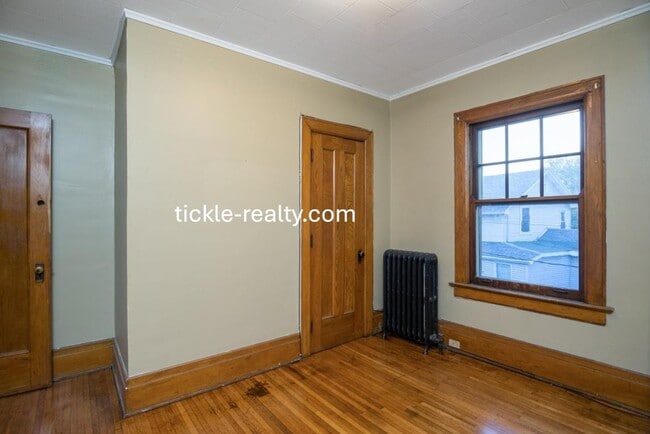 Building Photo - 66 Henrietta St