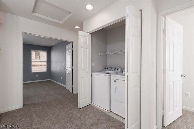 Building Photo - 3829 Bayamon St