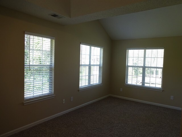 Building Photo - 115 Brookhaven Ln