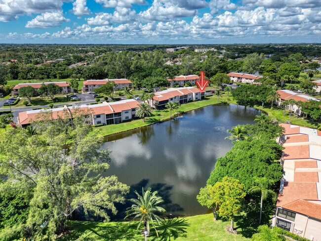 Building Photo - 9285 Vista del Lago