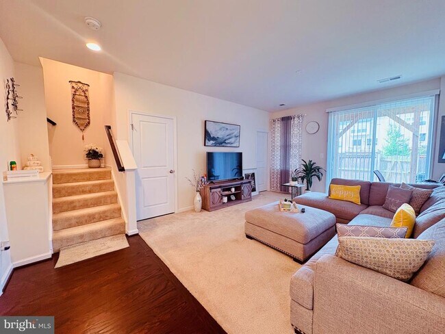 Building Photo - 438 Boxelder Dr