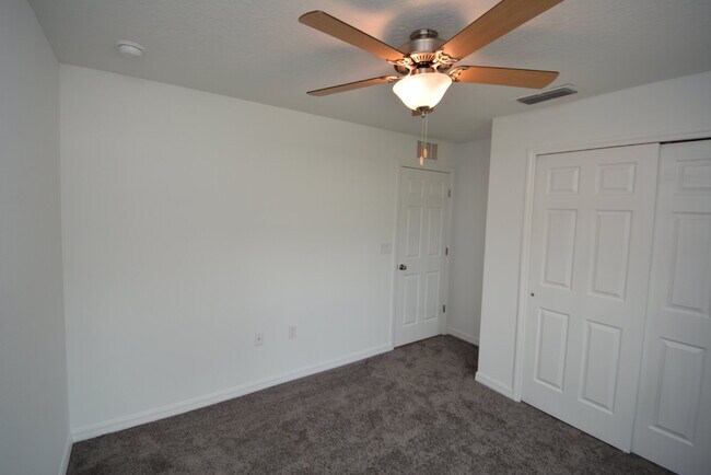 Building Photo - "Charming 3-Bedroom Duplex with Granite El...