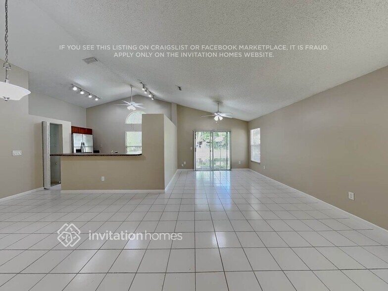 Building Photo - 1333 E Glen Oak Rd