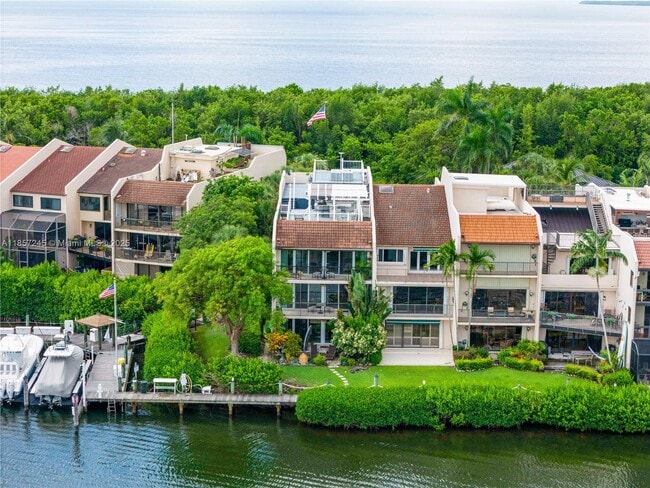 Building Photo - 6100 Paradise Point Dr