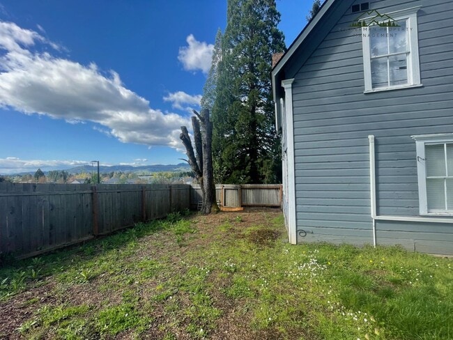 Building Photo - Historic Heritage House in Thurston