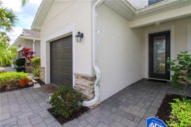 Building Photo - 2380 Fallglo St