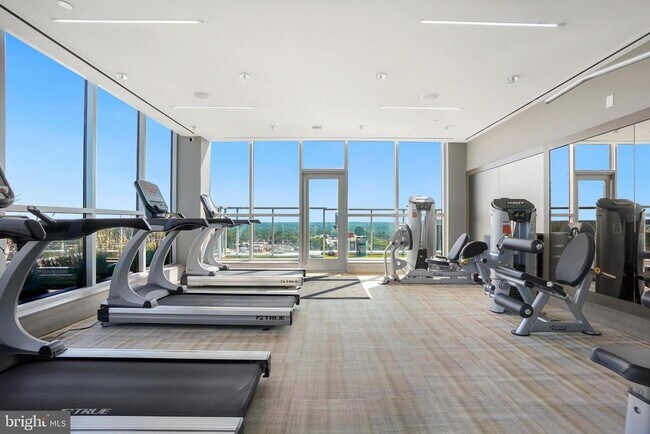 Building Photo - 930 Rose Ave