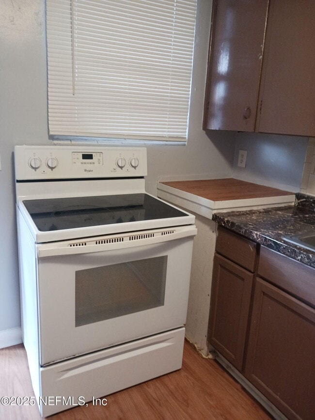 Building Photo - 1151 W 25th St