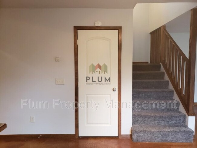 Building Photo - 2130 Mount Ave