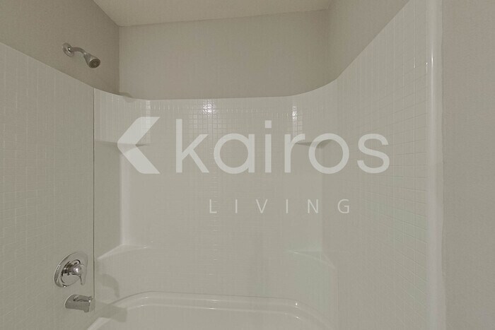 Building Photo - 8710 SW 44th Ct