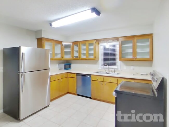 Building Photo - 3910 Scott Ave N