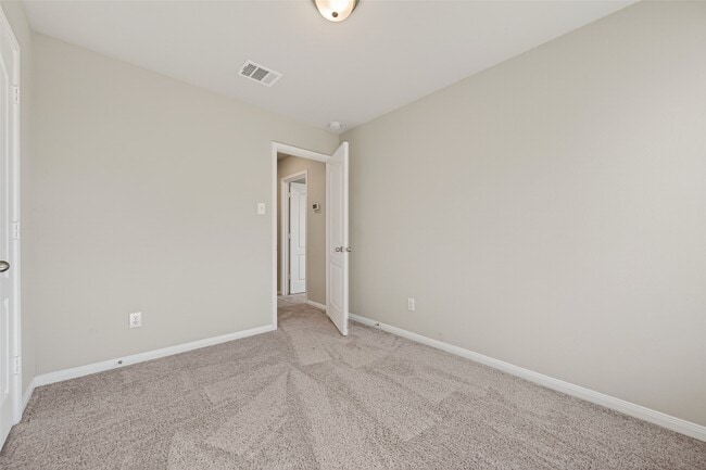 Building Photo - 940 21st St